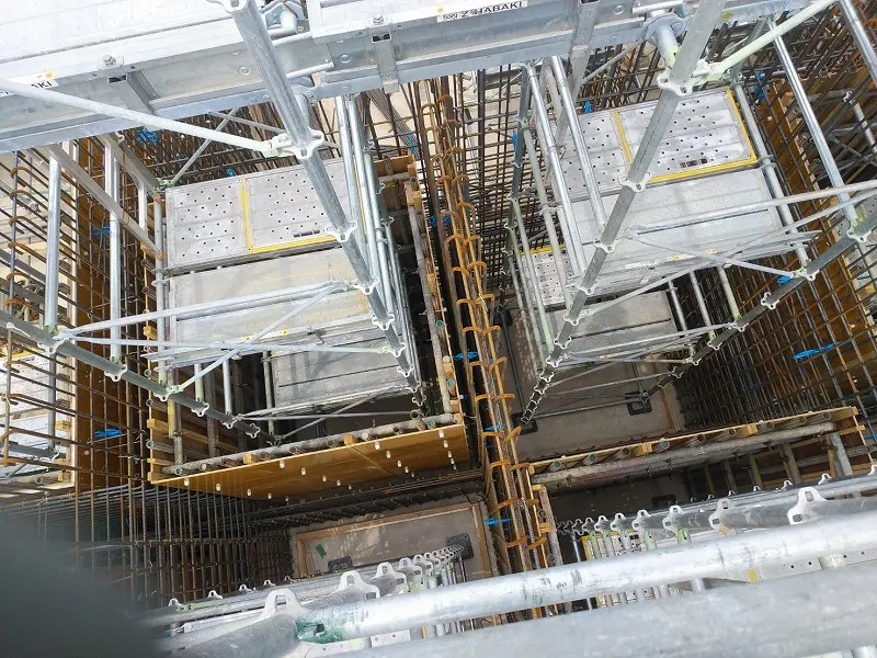 正社員 / 型枠大工